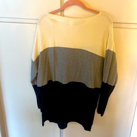 MarlaWynne size m light weight sweater nwot - Picture 3 of 3